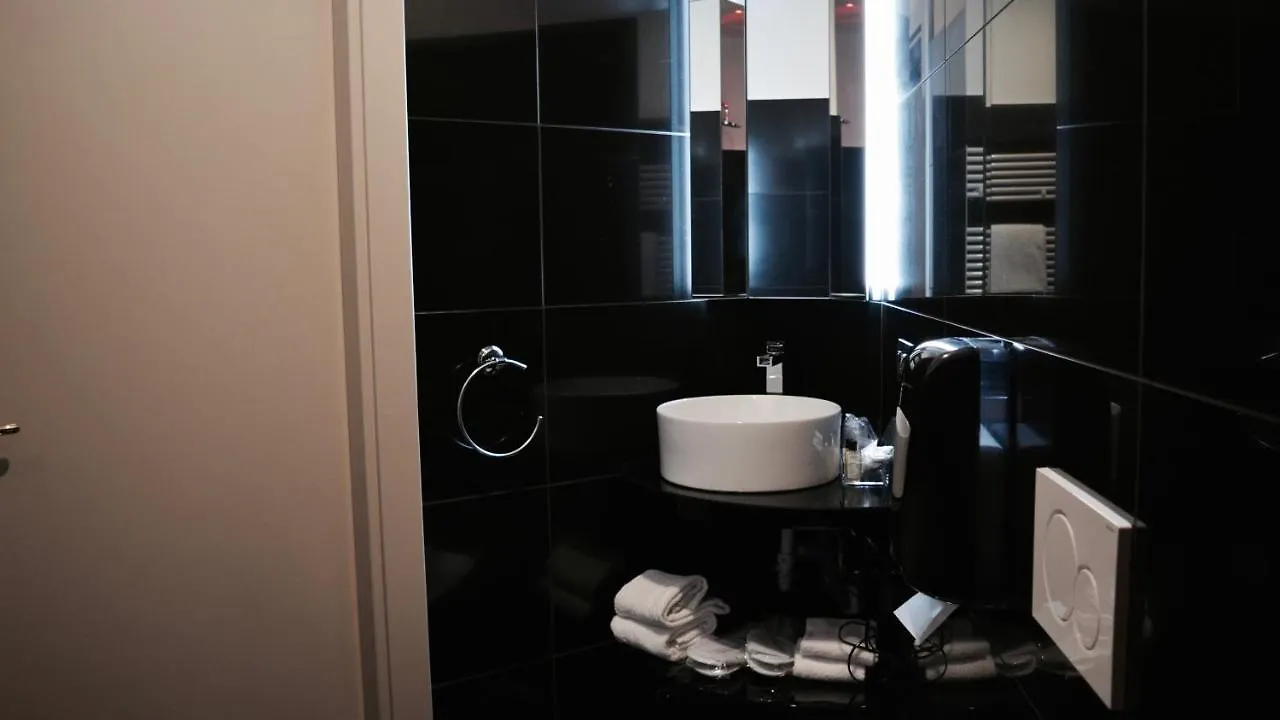 C Rooms - Love Motel Monza Cinisello Balsamo 0*,  Italy