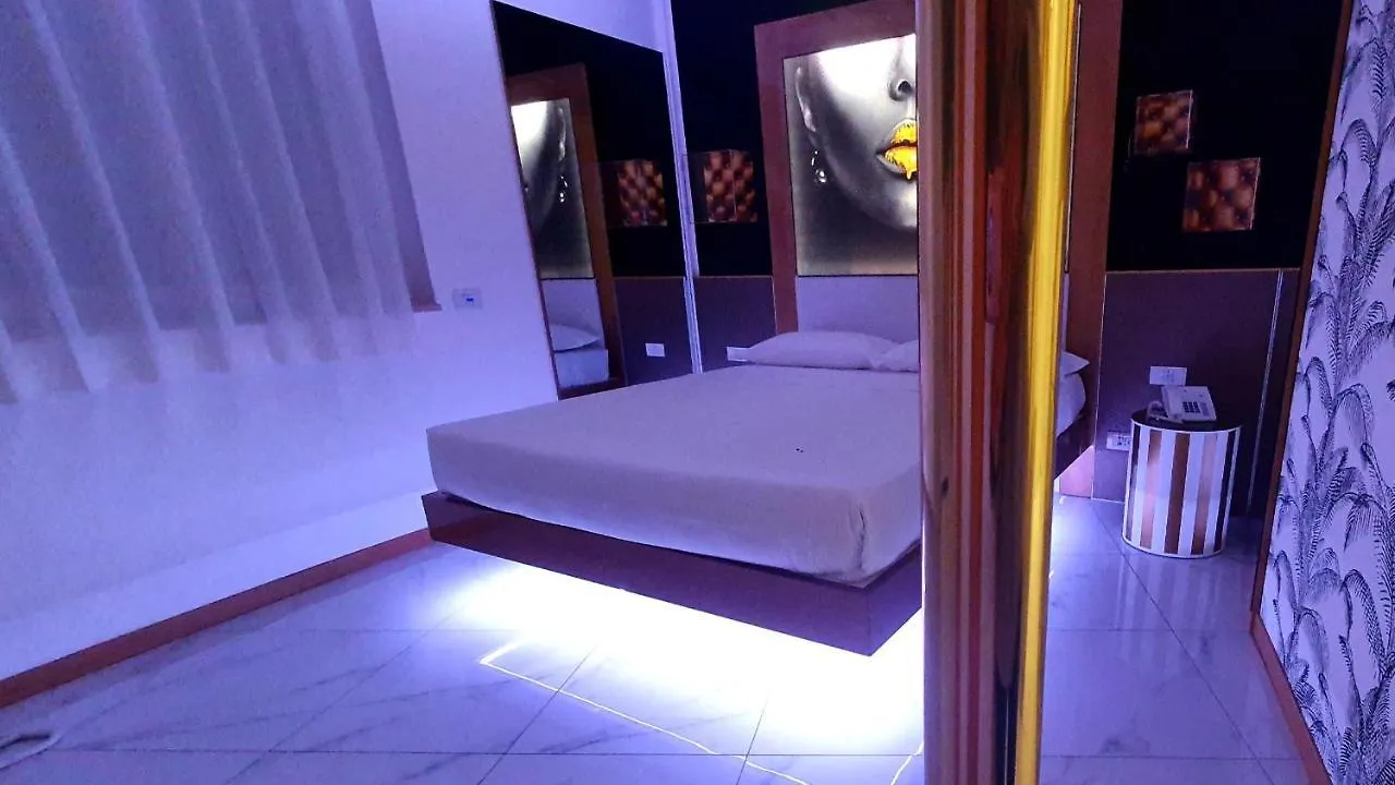 C Rooms - Love Motel Monza Cinisello Balsamo